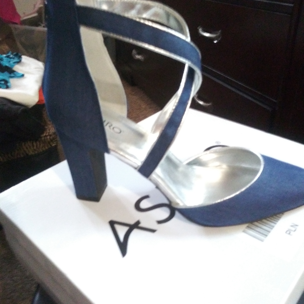Shoes - Picture 3 of 3